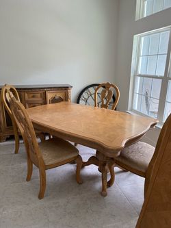 Dining table, 6 chairs and matching hutch