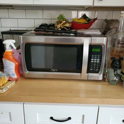 Oster Microwave And Toaster