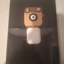 Ipad iOS 12.5.7 and air pods for sale.