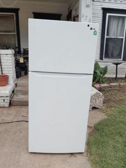 Refrigerator for sale