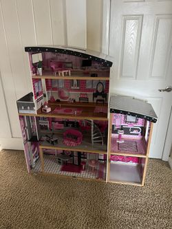 Doll House 
