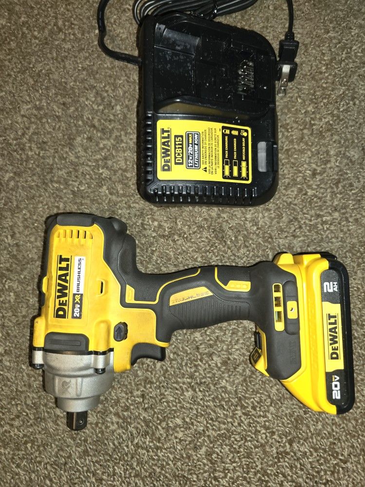 DEWALT

1/2 in. Mid-Range Impact Wrench

