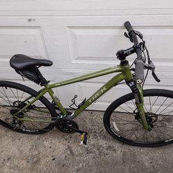 Trek 8.3 Dual Sport Disc Hybrid Commuter Road Bike 