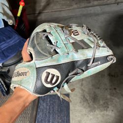 A2000 1787 Baseball Glove