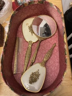 VINTAGE EARLY 1900s VANITY  SET!!!!$50 OBO