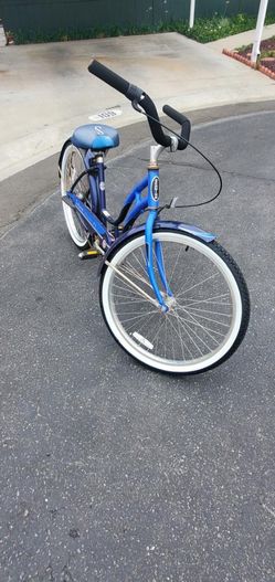 26 Shwinn beach cruiser