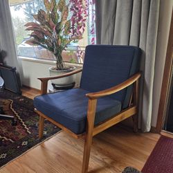 Set Of 2 Mid Century Modern Arm Chairs 