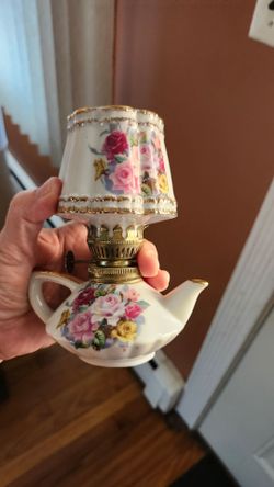 Vintage oil lamp statue