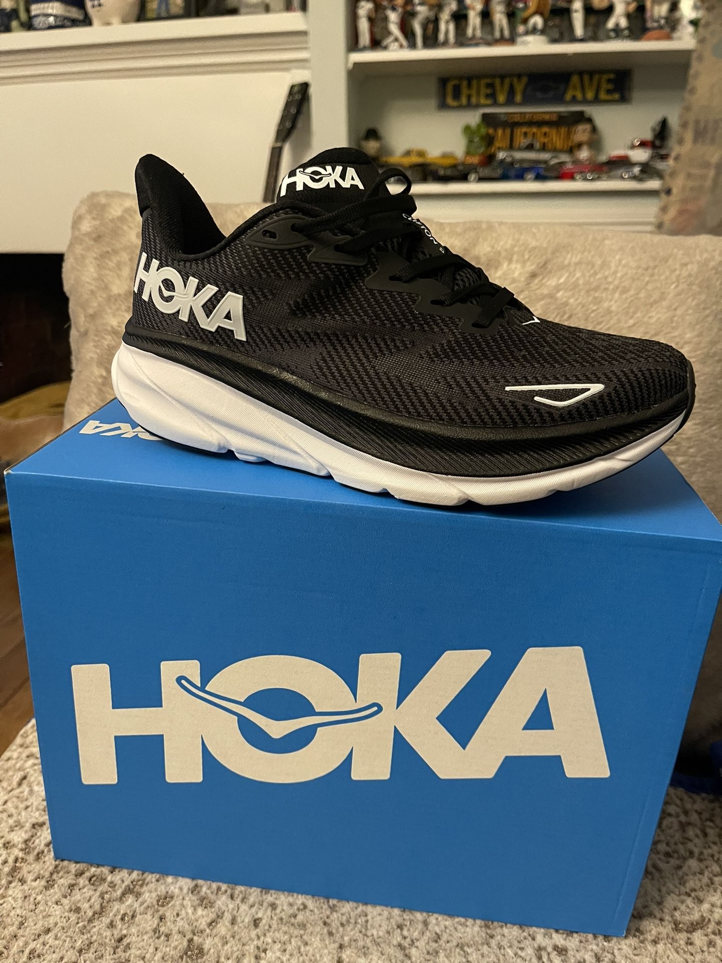 HÔKA MENS FOOTWEAR MENS SZ 8.5
