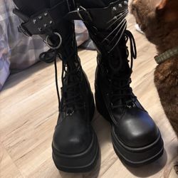 Demonias Women’s Size 9