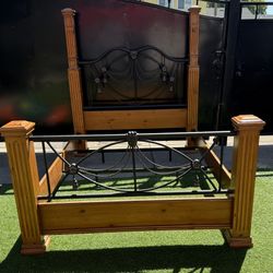 Queen Bed Frame Wood & Metal Classic Style 