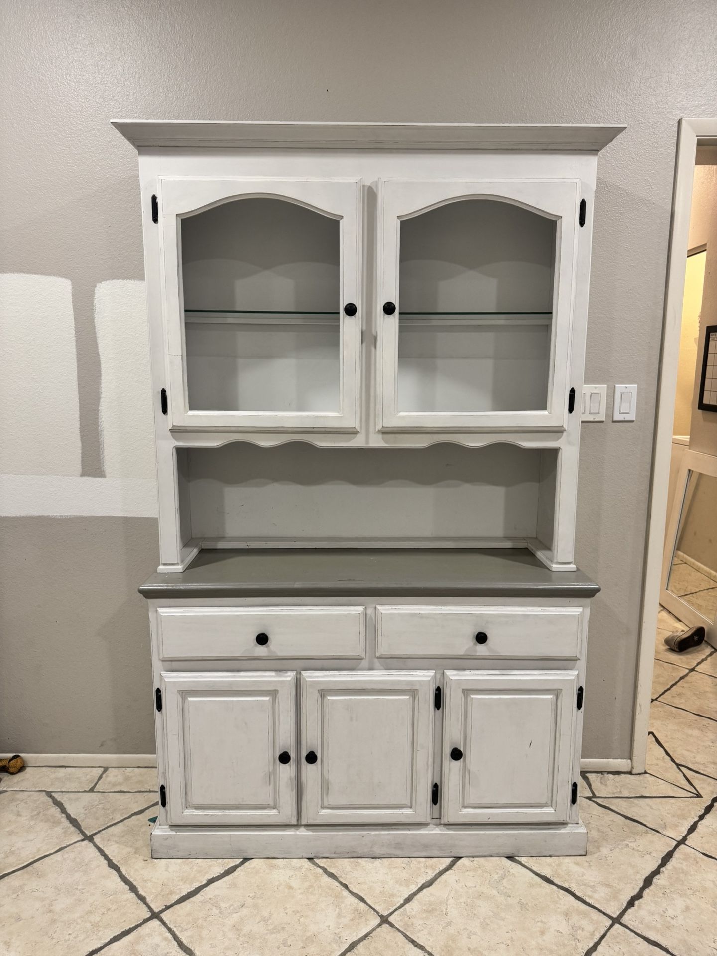Wood hutch