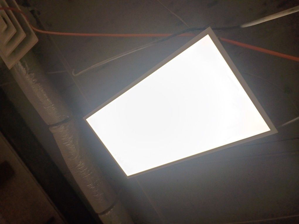 Fluorescent LD LIGHT read Description Please