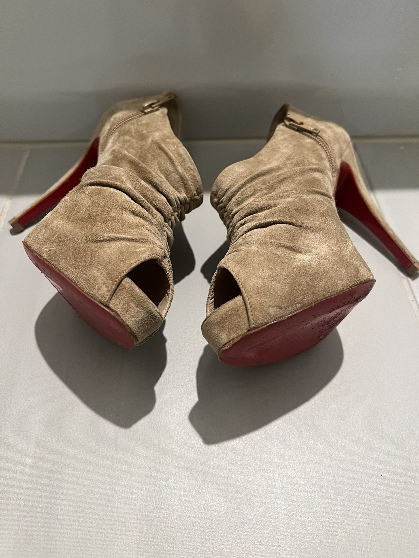 Christian Louboutin heels Size 9/39