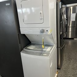Whirlpool 24” Stackable Washer Dryer Electric Laundry Center New