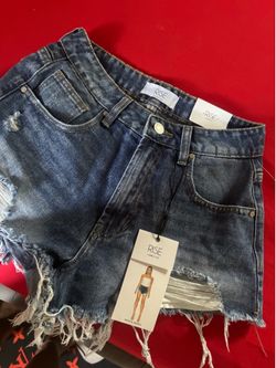 Hot  short jean