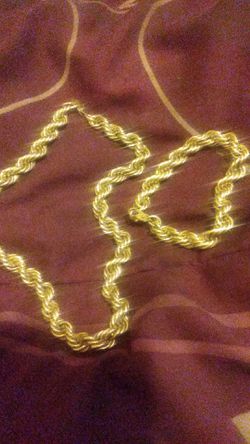 Gold Womens Necklace an bracelet Set
