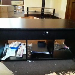 Like-New  Black Wood Coffee Table w. Fold-up Top, Storage Compartments5