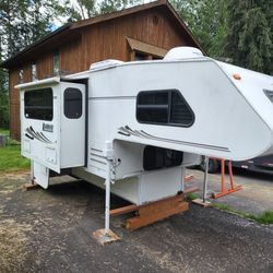 2003 Lance 1121 Camper