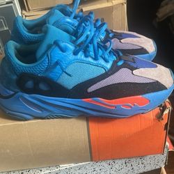 Yeezy 700 Hi-Res Blue / Size 11