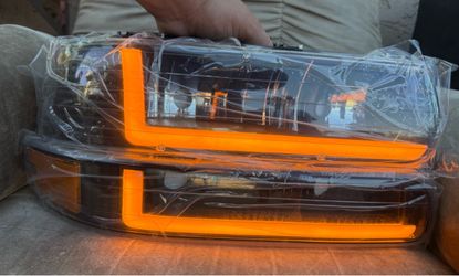 00-06 Chevy Tahoe Silverado Black Amber Swithback LED Strip Headlights Parking Lights