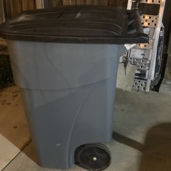 50 Gallon Trash Can