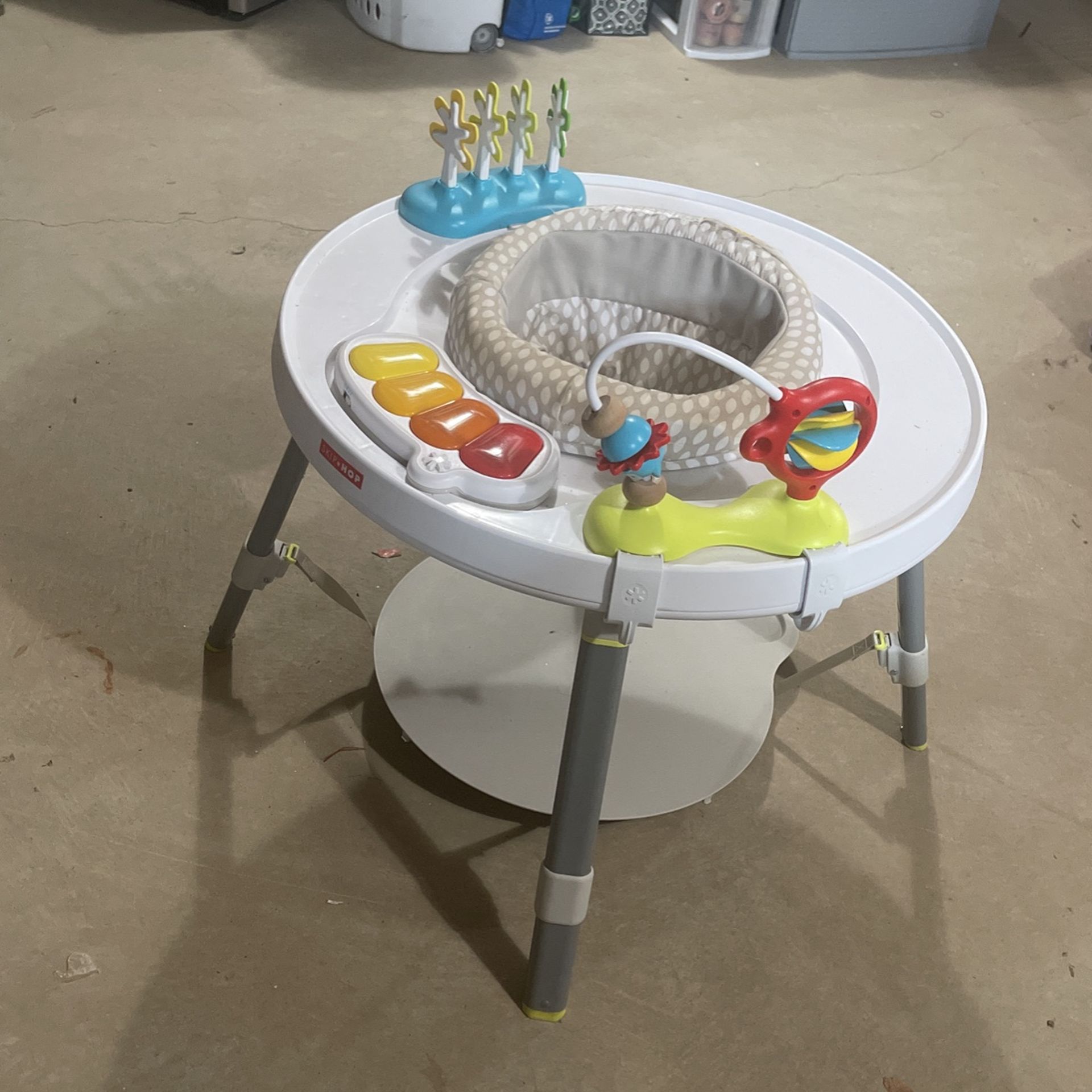 Skip And Hop Baby Stand