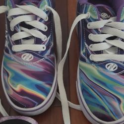 Like new Heelys wheels shoes size yth 3 with purple safety kit