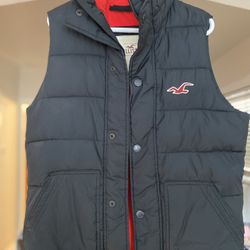 Men’s Hollister Puffy Vest Size Med