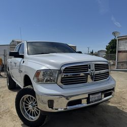 2014 Dodge Ram Bighorn 