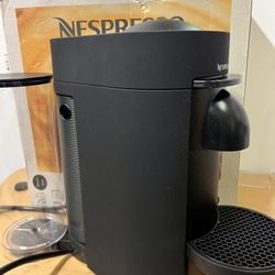 DeLonghi Nespresso Vertuo Plus Coffee Maker