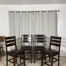 Ashley Furniture Counter High Chairs (4) / Sillas Altas