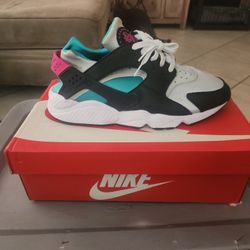 Nike Huarache Size 11.5