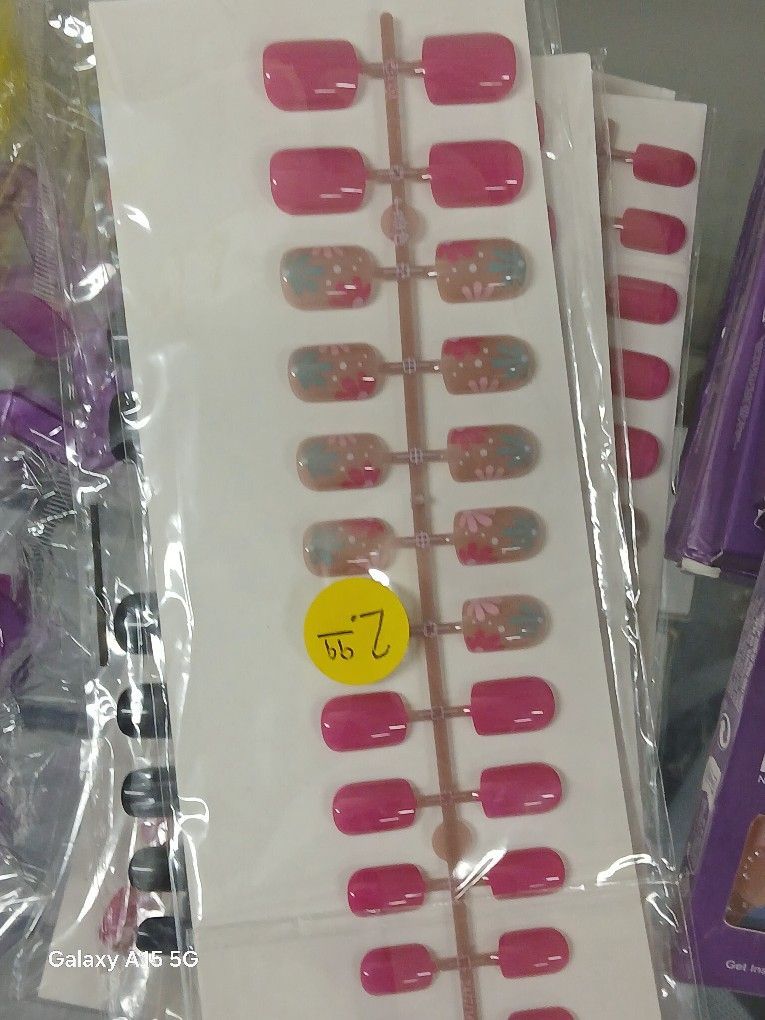 Nails (Press On) 
