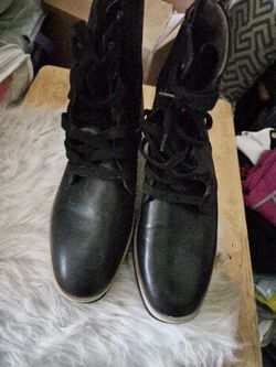 Botas muy bonita.