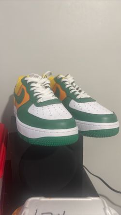 Size 9 low tops Nike AIR