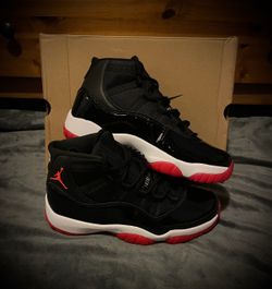 Bred Jordan 11 Size 8