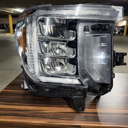 2020-22 GMC Sierra 2500 Right Headlight LED 