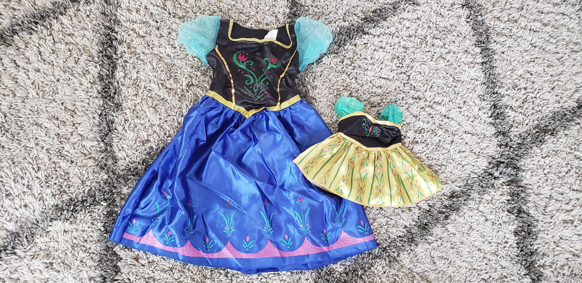 Disney Anna costume size 4-6