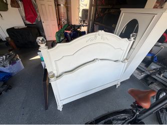 Bedroom set (size FULL)