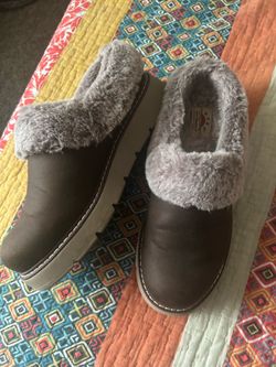 NEW! Bobs by Sketchers women’s 10  Keepsakes slippers