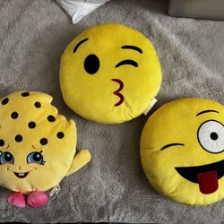 FREE Plushy Pillows 