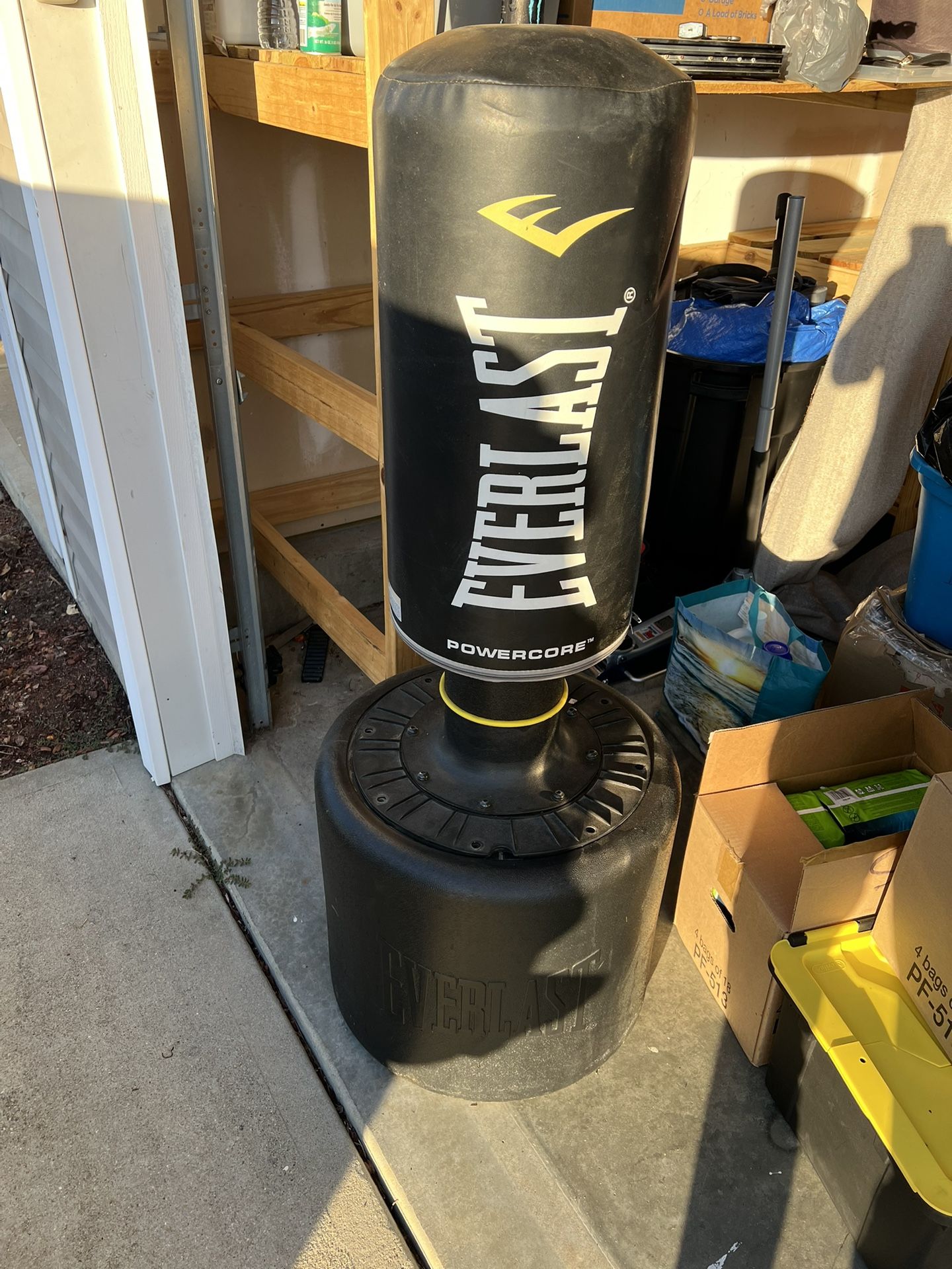 Everlasting Powercore Freestanding Heavy Bag Black And White