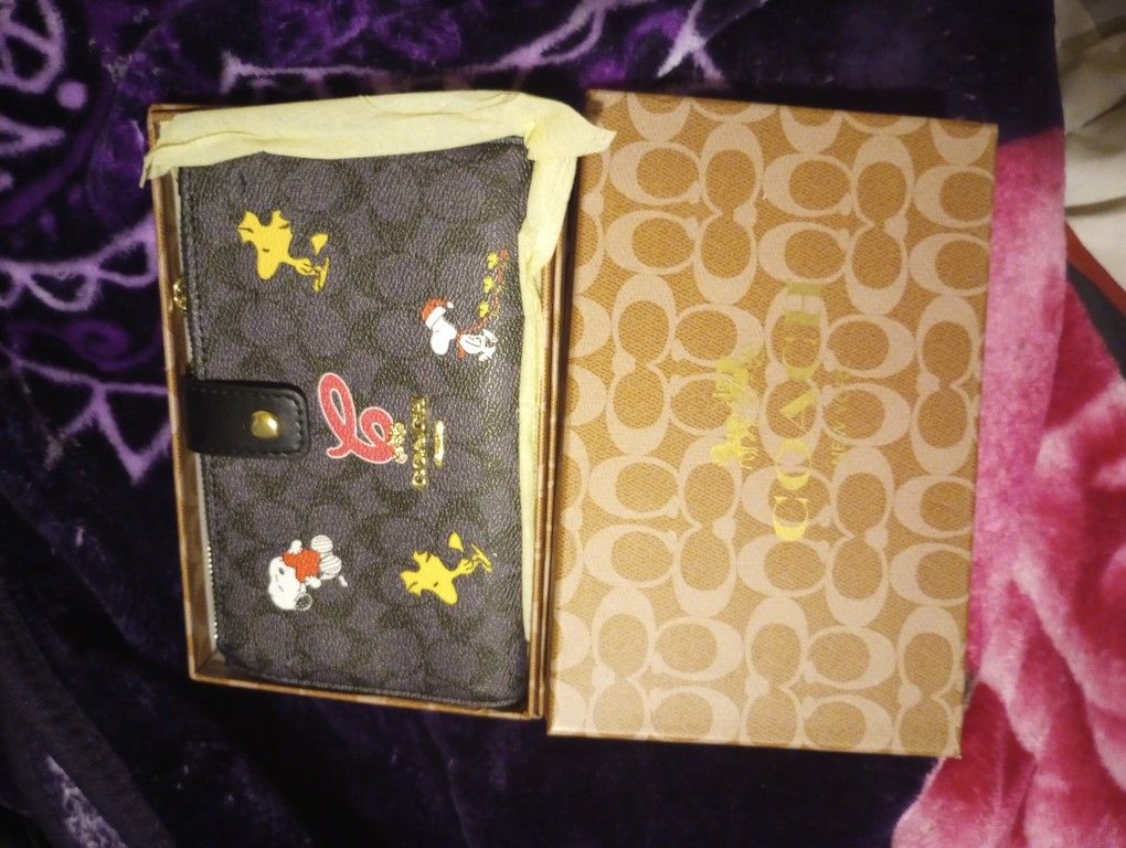Gorgeous Snoopy Wallets