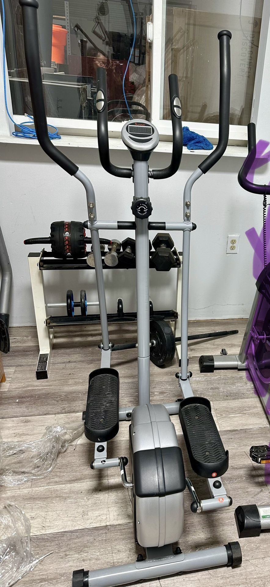 Sunny Health & Fitness Legacy stepping Elliptical 