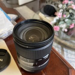 Tamron lens A010 PZD FX 28-300 mm F/3.5 -6.3 rarely used