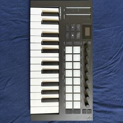 Novation Launchkey MIDI Mk2 Keyboard