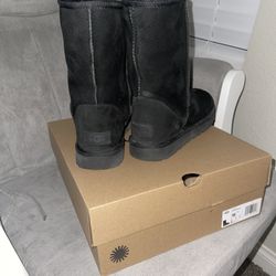 Ugg’s Size 10 Black