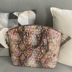  Woman Brahmin Handbag 👜 (croc-embossed Leather)