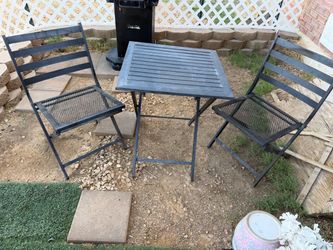 Table & Chairs